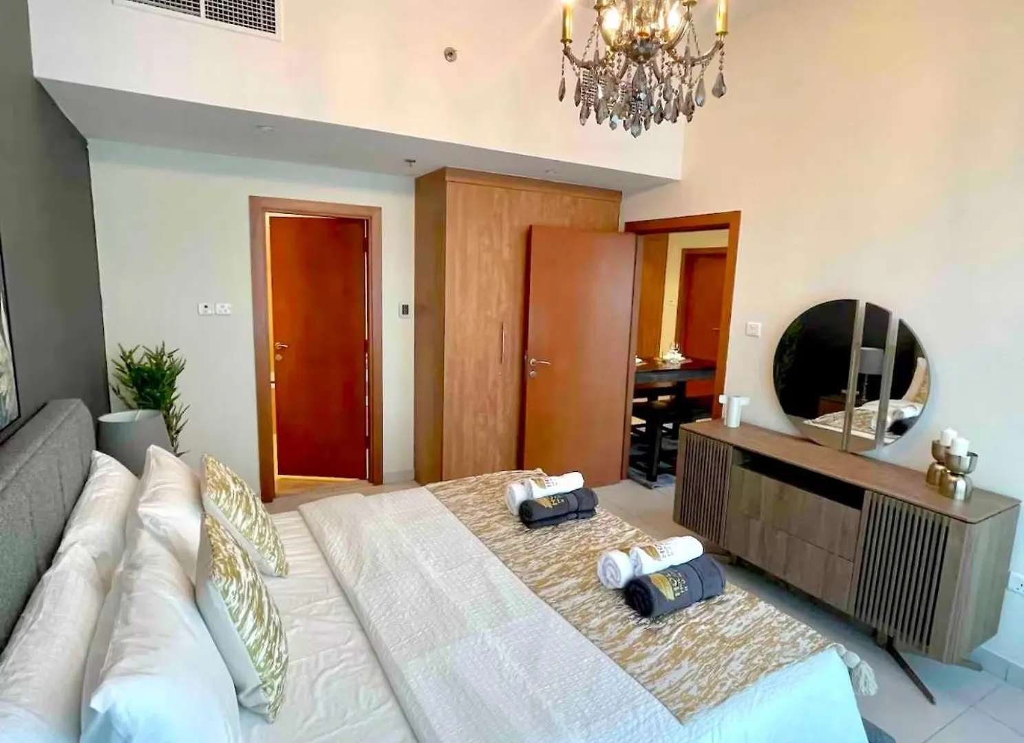 One Bedroom Apartment With Amazing Marina View Dubai